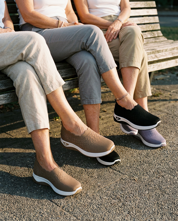 Chestnut, Black and Lavender Β· park bench